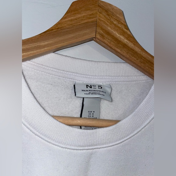 White Crewneck no.5 Essentials by H&M never worn - Picture 7 of 10